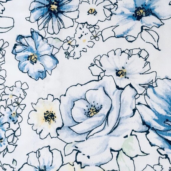 Outlined Floral Cornflower Charter Club Designs 550 TC Cotton KING Pillowcases - Picture 3 of 7